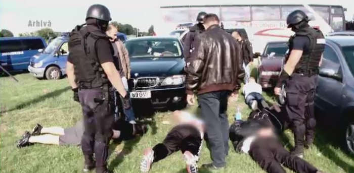 Perchezitii in Timisoara la o retea de camatari. Printre suspecti se numara si "ucigasul cu Ferrari"