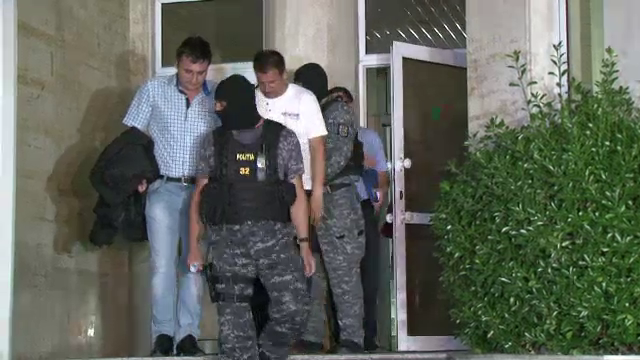 Suspiciuni de fraudare a examenelor de bacalaureat, la Tg. Jiu. Doi profesori si un om de afaceri au fost retinuti