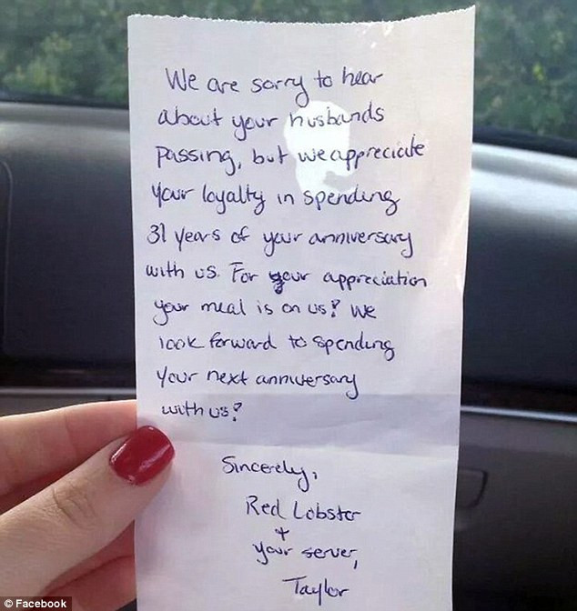 Si-au sarbatorit timp de 31 de ani aniversarea casatoriei in acelasi loc. Mesajul primit de femeie dupa moartea sotului