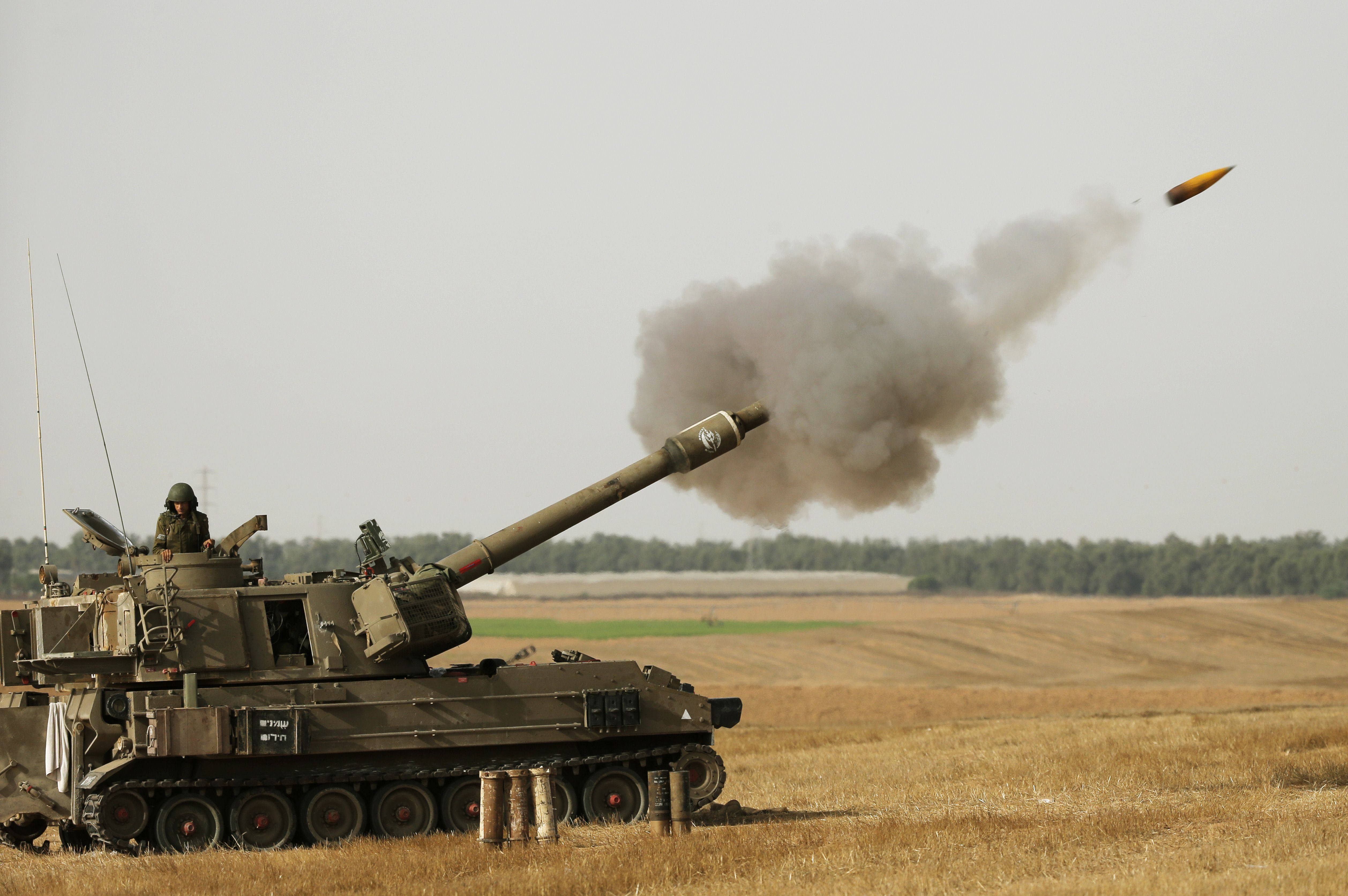 Razboi in Fasia Gaza. Ynetnews: Treisprezece militari israelieni au murit in confruntari