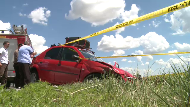 ANIMATIE GRAFICA. Cum a fost rasturnat un autocar cu 40 de oameni de un Logan. Filmul accidentului cu 33 de raniti de pe A2