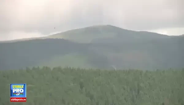 Turism la groapa de gunoi. Un munte a fost decopertat pentru a face loc deseurilor. Localnicii dau in judecata autoritatile