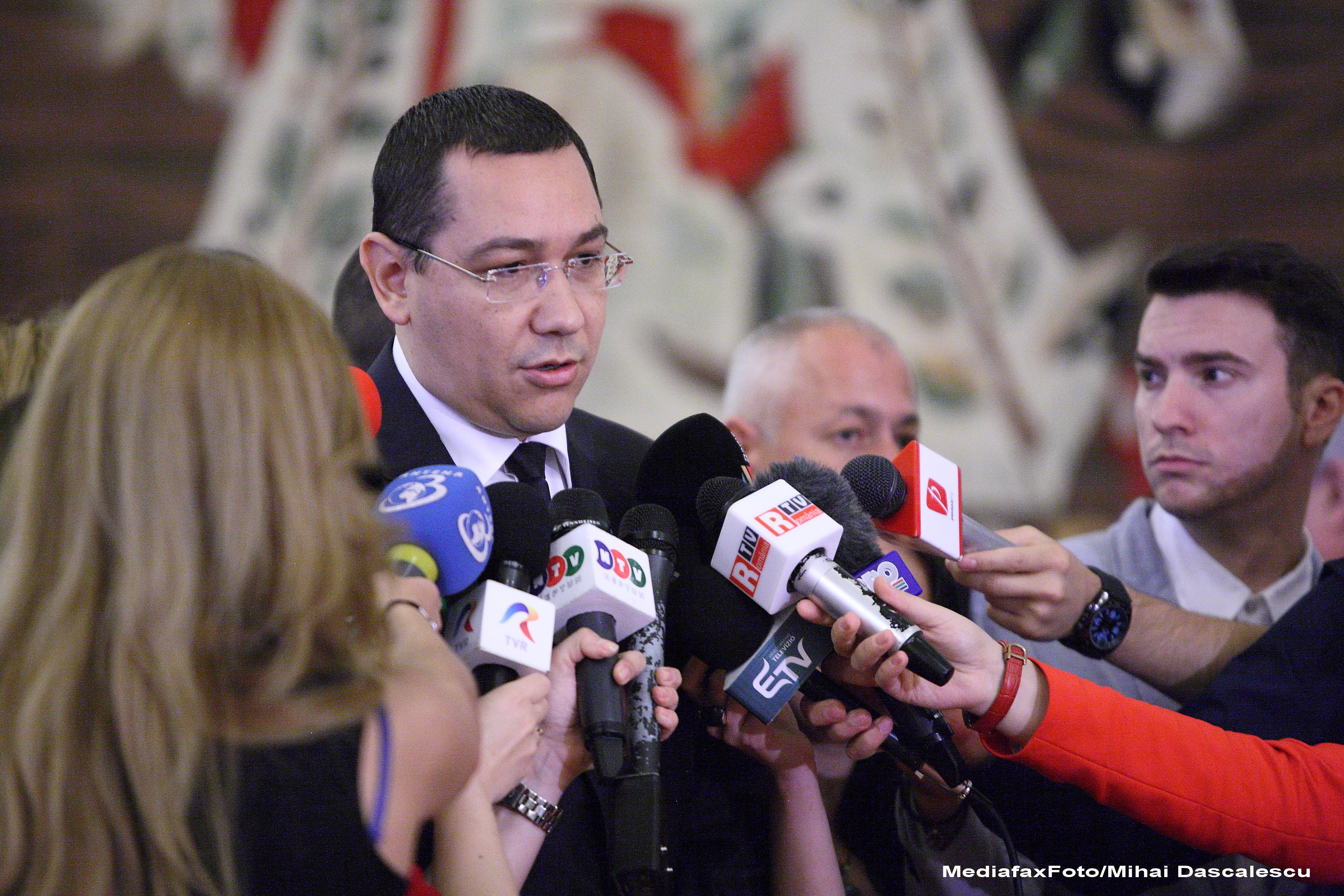 Ponta spune ca si-a lansat candidatura mai devreme, in mijlocul inundatiilor. "Dumnezeu asaza lucrurile mult mai bine"