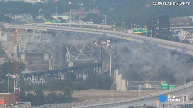 Cum au demolat americanii un pod lung de peste un kilometru in doar cateva secunde! VIDEO