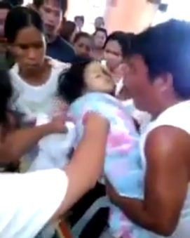 Fetita din Filipine care a "inviat" la propria inmormantare a fost declarata din nou moarta. Ce au constatat medicii