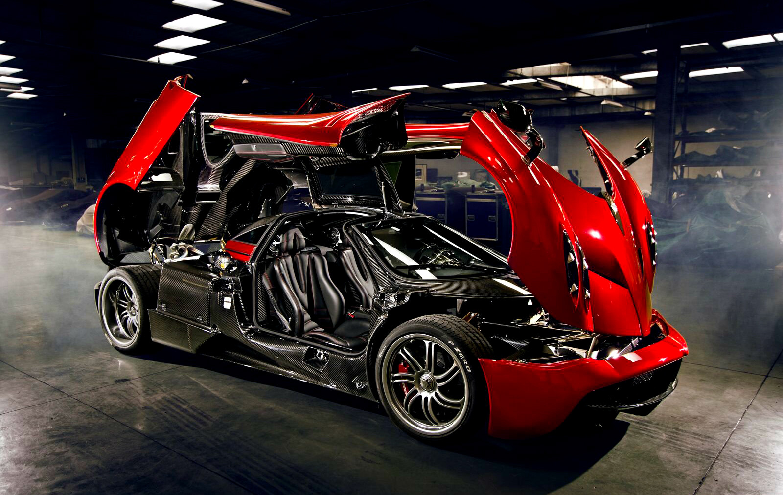 Mark Zuckerberg isi schimba Golful cu o masina care costa 1.300.000 de dolari. Are cel mai greu nume de tinut minte