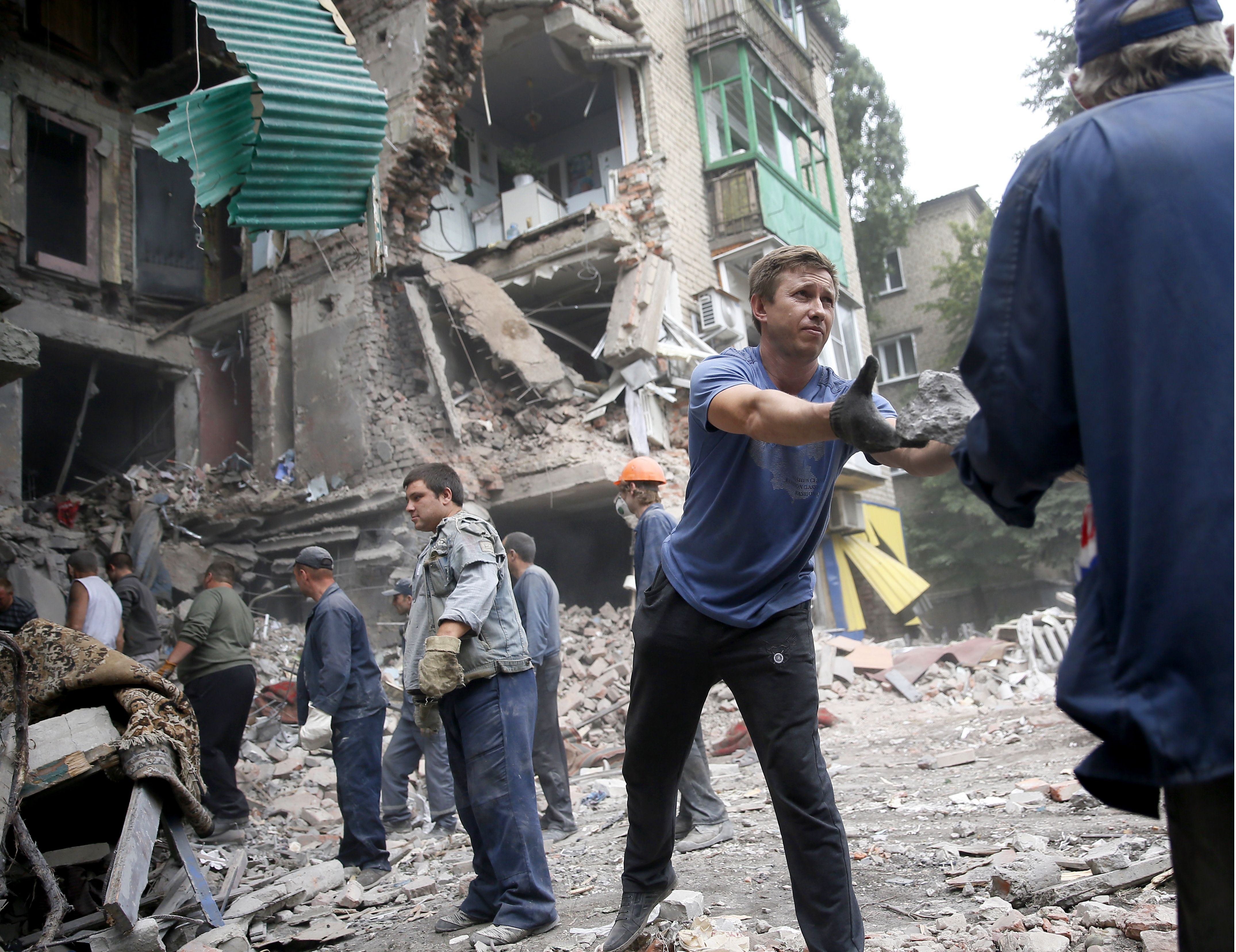 Criza in Ucraina. Porosenko: Am platit un pret mare pentru orientare proeuropeana. SUA anunta noi sanctiuni pentru Rusia