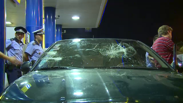 Ancheta a politiei dupa ce doua persoane au reclamat ca au fost agresate in Capitala de echipe de hingheri