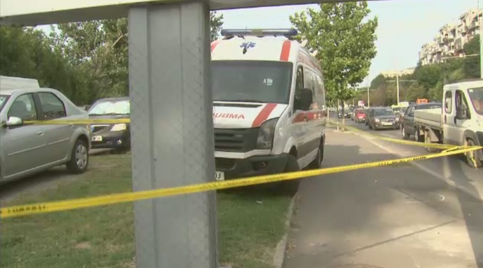 Un copil a ajuns la spital dupa ce a fost lovit de o salvare in Bucuresti. Accidentul a avut loc pe trecerea de pietoni