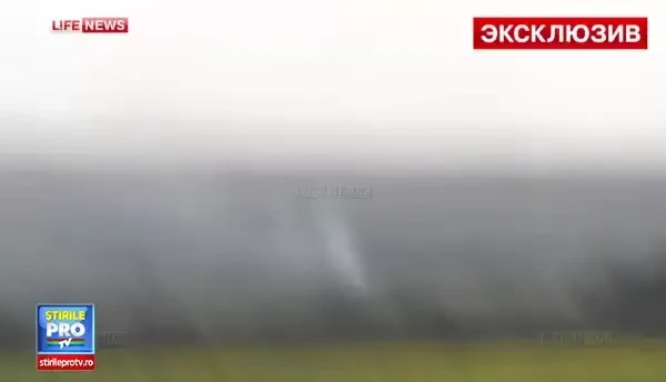Imagini difuzate de televiziunile din Rusia. Mai multe pasapoarte si bilete, gasite printre cadavre si ramasitele avionului