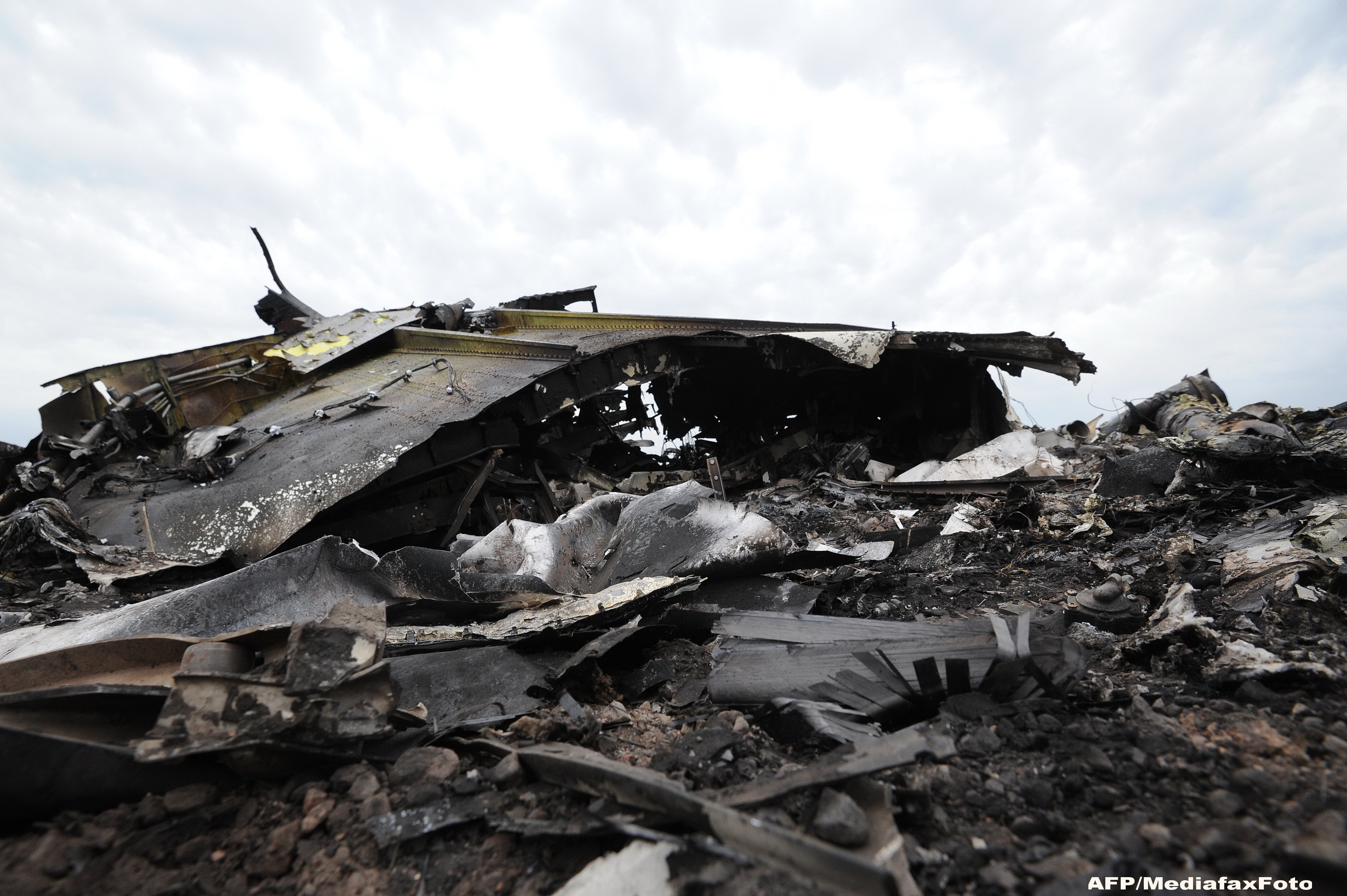 Catastrofa in Ucraina.Expertii britanici au inceput sa extraga date din cutiile negre ale zborului MH17. LIVE TEXT