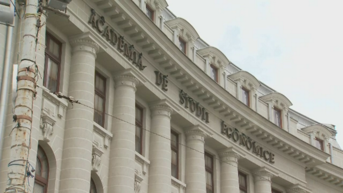 Un profesor renumit de la ASE a fost retinut. Procurorii il acuza de luare de mita si trafic de influenta