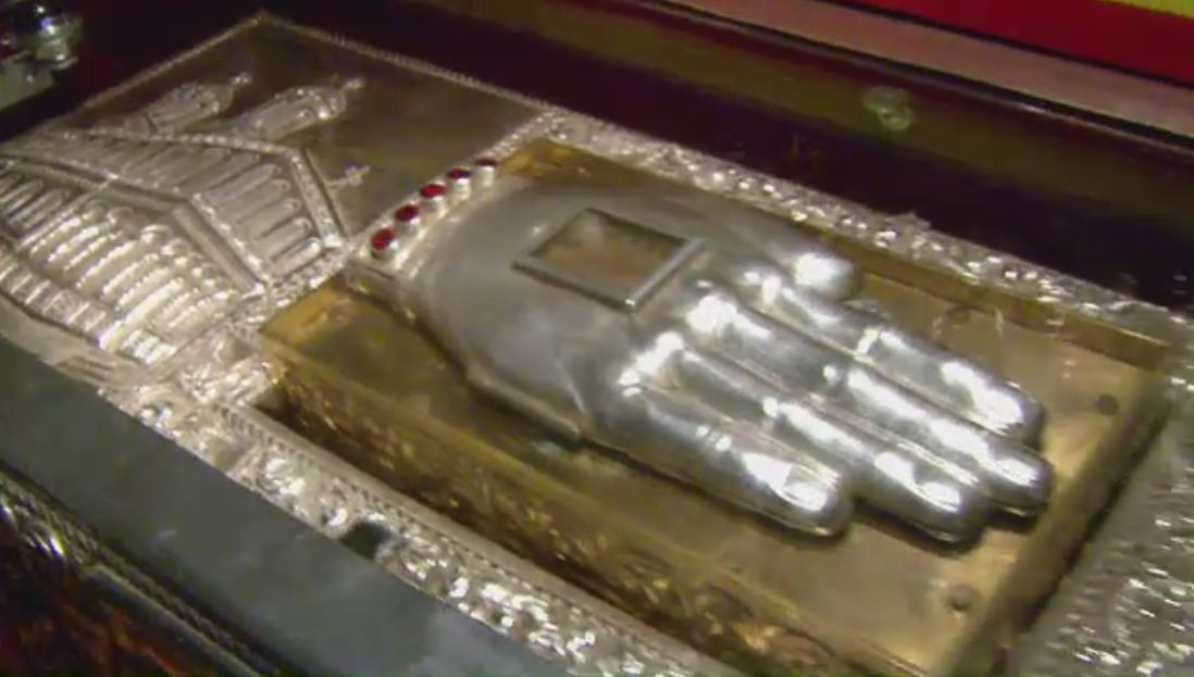 Mana Sfantului Nicolae, la proba testului ADN. Patriarhia Romana e dispusa sa faca orice pentru a-i demonstra autenticitatea