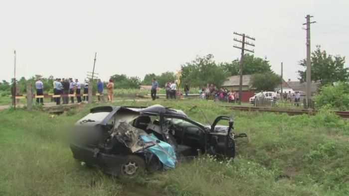 Accident dramatic in Neamt. O tanara de 20 de ani a murit dupa ce masina in care se afla a fost lovita de tren