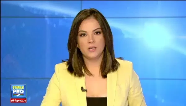 Spectacol in aer la Tuzla. Mii de turisti au asistat la un show aviatic plin de acrobatii periculoase