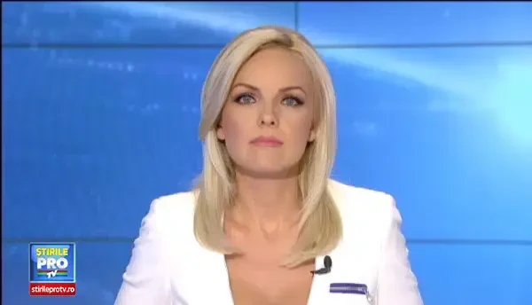 Al treilea weekend cu carnaval, la Mamaia. Turistii au fost hipnotizati de animatoarele frumos costumate