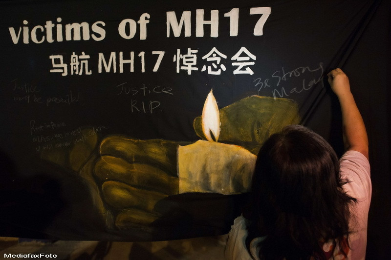 Stewardesa care a pacalit moartea de doua ori. Facea parte din ambele echipaje ale avioanelor Malaysia Airlines prabusite