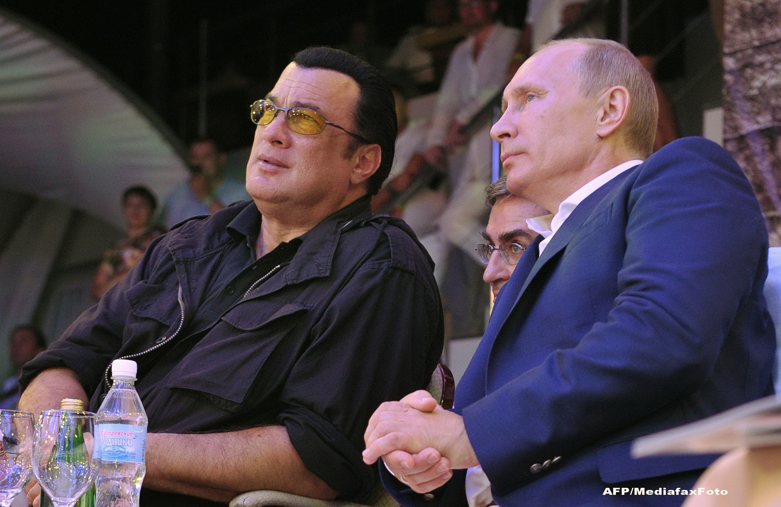 Lovitura pe care Steven Seagal nu a putut sa o evite. Actorul a fost dat afara de la un festival din cauza lui Vladimir Putin