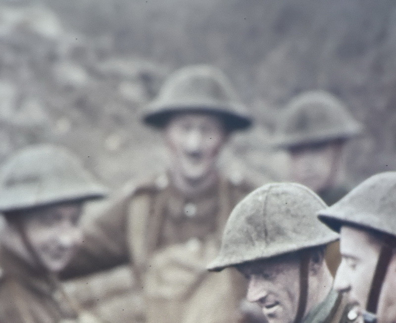 Povestea locotenentului francez care, pentru bani, si-a ucis propriii soldati. "La revedere, acolo sus"