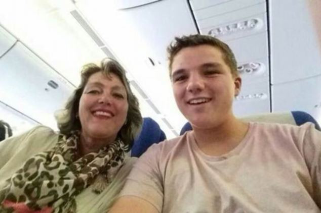 Povestea baiatului care a facut ultimul selfie in avionul prabusit in Ucraina, cu cateva minute inainte de decolare