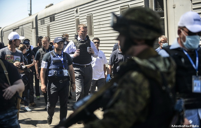 Ucraina acuza "teroristii" ca impiedica ancheta internationala in cazul prabusirii zborului MH17: Au minat drumul catre epava