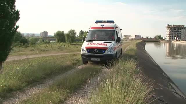 Tragedie intr-o familie din Bacau, unde doi tineri au vazut neputinciosi cum fratele lor, de 18 ani, e inghitit de ape