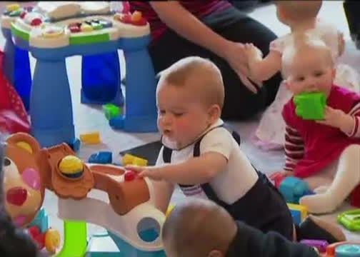 Curtea regala britanica este in sarbatoare. Ce cadouri ar putea primi micul print George, la un an de la nastere