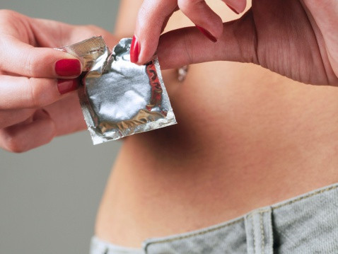 Premiera in Elvetia. Un barbat a fost condamnat pentru viol pentru ca si-a scos prezervativul in timpul sexului