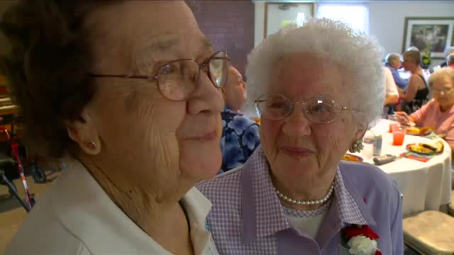 Doua prietene din Statele Unite si-au serbat impreuna aniversarea cu numarul 100. Secretul longevitatii lor este simplu