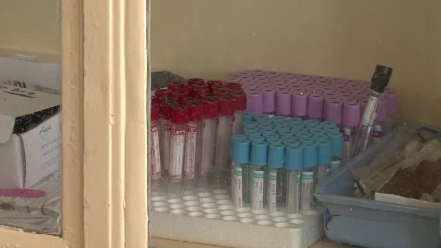 Doi parinti acuza medicul unui spital de urgenta din Galati. Fetita lor risca sa ramana cu sechele pe viata, dupa nastere