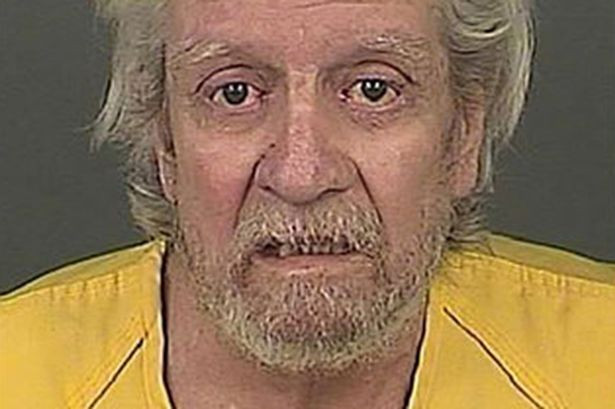 Suspectul unui jaf din SUA a purtat un tricou cu propriul nume imprimat pe piept, in timpul furtului