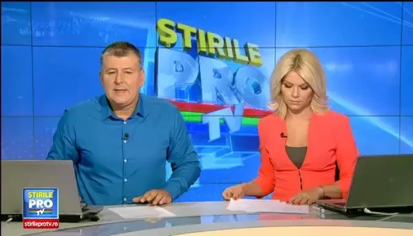 Un microbuz care transporta 15 femei la serviciu s-a rasturnat. Soferul da vina pe drumul prost