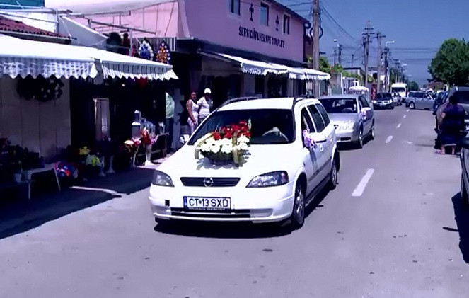 Victimele triplei crime care a ingrozit tara, inmormantate. Bunica il crescuse de mic pe nepotul care i-a luat viata
