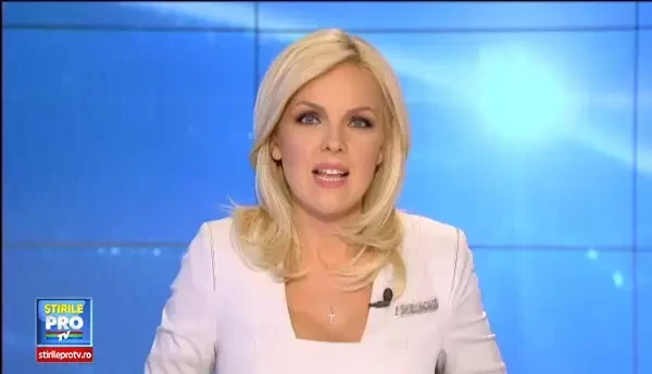 Peste 15.000 de turisti isi petrec weekend-ul pe Valea Prahovei. Coloana de masini s-a intins pe o suprafata de 10 kilometri