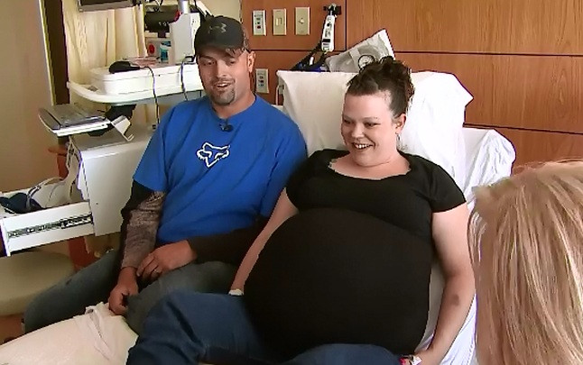 Are cinci copii acasa si urmeaza sa mai nasca patru. Medic: "Cazul Melissei este unul la cateva milioane"