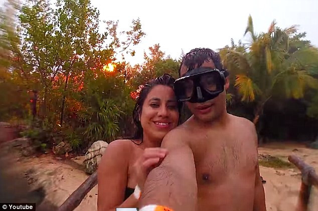 Un selfie era sa ii coste viata. Ce a patit un cuplu pe o plaja din Cancun chiar in momentul in care au vrut sa se pozeze