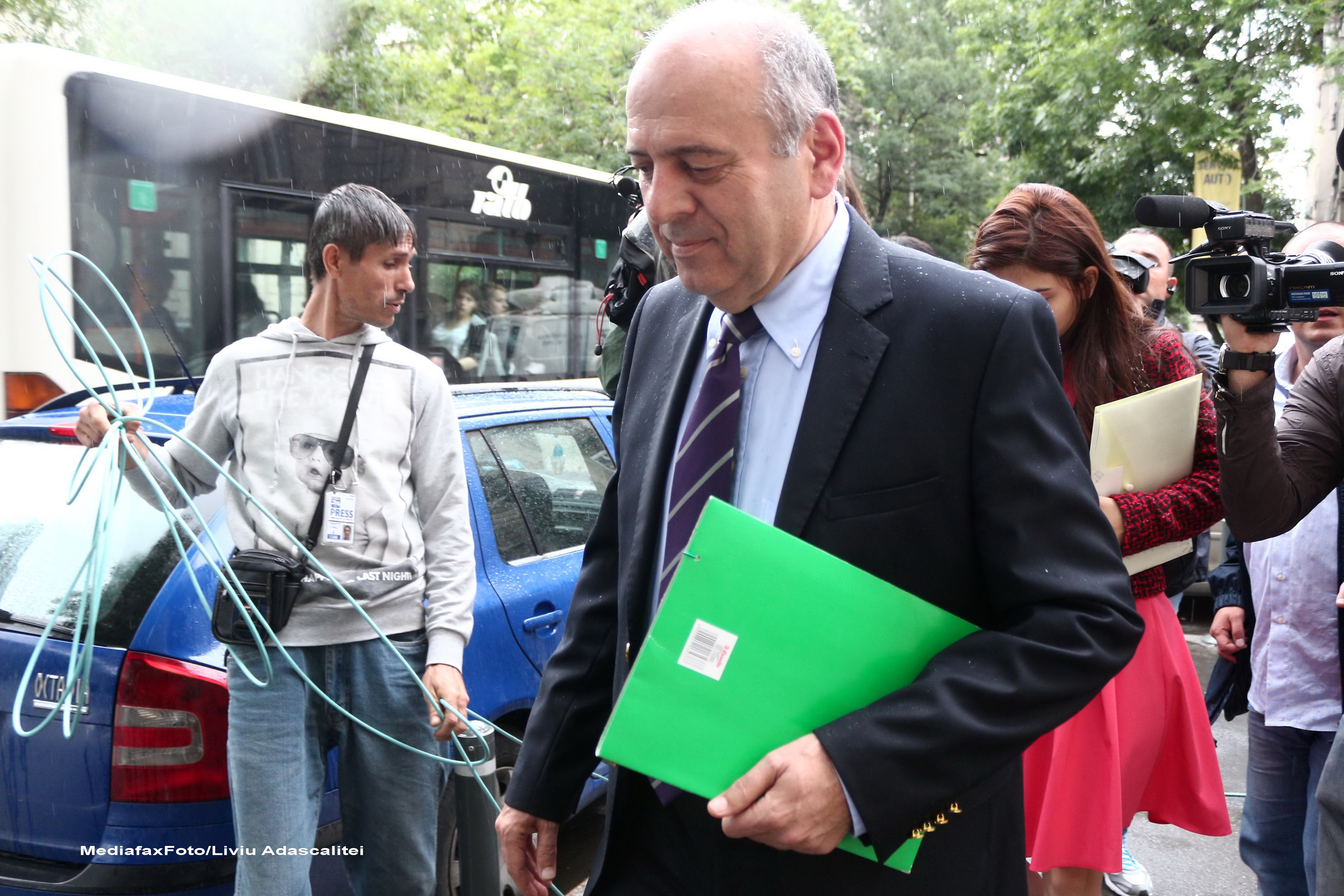 Primarul din Piatra Neamt, Gheorghe Stefan, a fost audiat la DNA. Edilul sustine ca s-a prezentat in calitate de martor