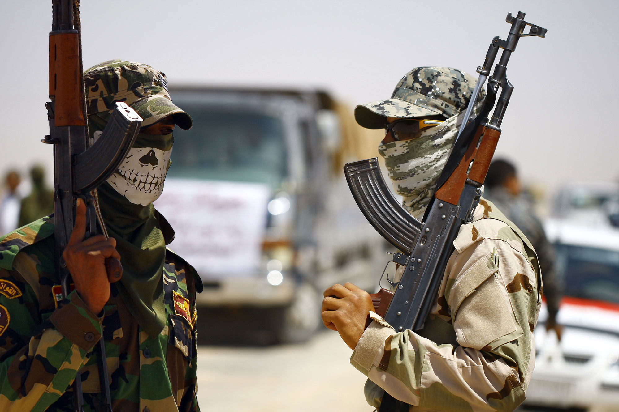 Cate milioane au in conturi "salbaticii" membri ai ISIS. Teroristii care fac afaceri cu petrol si trafic cu obiecte antice