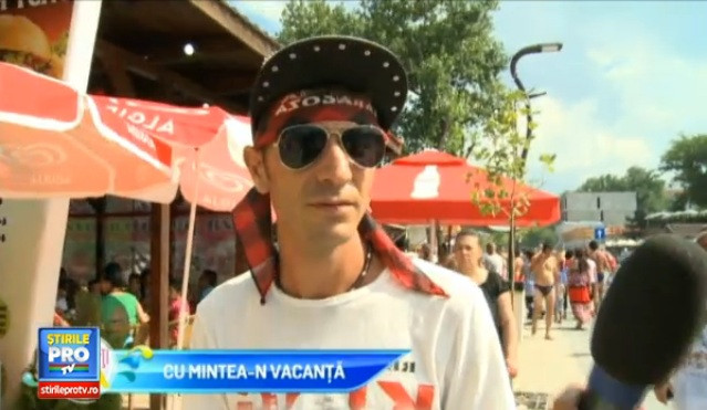 "Cu mintea-n vacanta": Ce au putut sa spuna cativa tineri intrebati daca sunt de acord ca Romania sa se scrie cu majuscula