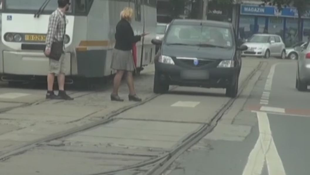 Jungla din trafic, filmata timp de o luna de Politia Capitalei. Soferul care merita titlul de "cel mai tupeist dintre toti"