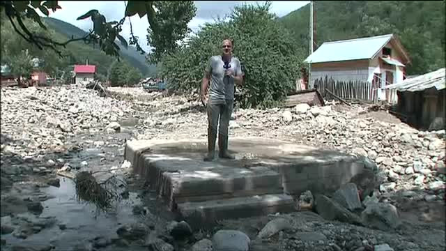 "Pana marti dimineata, aici a fost casa unui om". Catalin Radu Tanase transmite din Gorj, acolo unde oamenii au trait POTOPUL