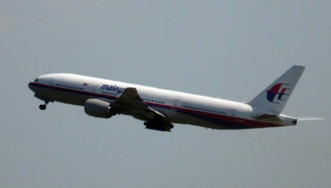Misterul MH370. Un avion plin cu schelete si cu steagul Malaysiei, gasit pe o insula din Filipine