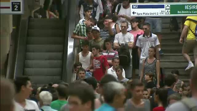 Barbatul care ar fi agresat sexual mai multe femei in Capitala, prins de politisti intr-o statie aglomerata de metrou