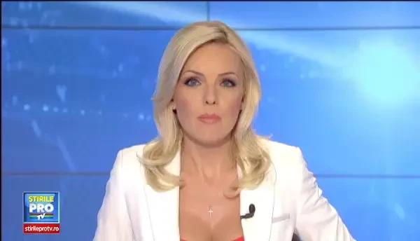 Cum a fost posibil ca doua case noi sa fie luate de ape in 10 secunde. Dezvoltatorul cartierului spune ca are toate avizele