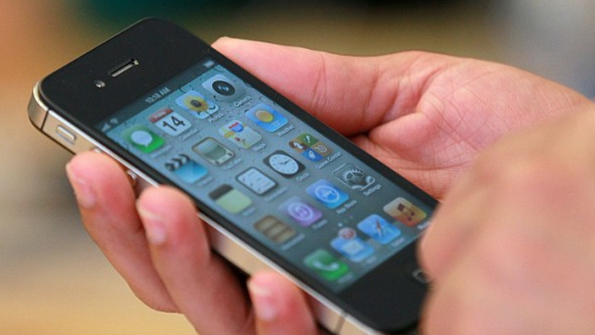 O adolescenta din China s-a electrocutat si a murit din cauza unui incarcator contrafacut pentru iPhone