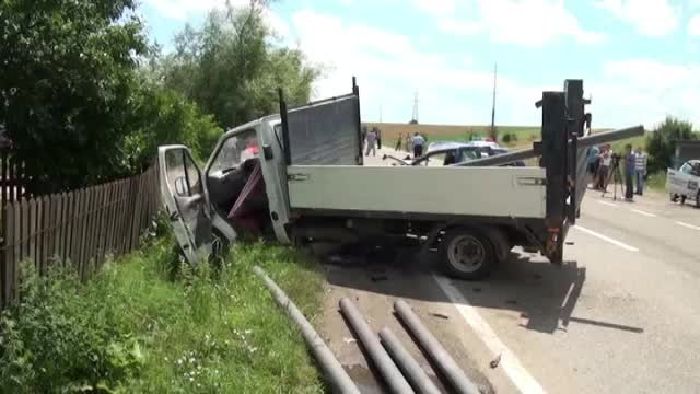 La nici 3 luni de la casatorie, doi tineri soti au fost despartiti de moarte. Accident infiorator pe DN29, dupa o depasire