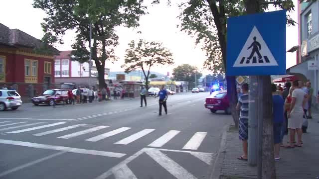 Baut si fara permis, un tanar a lovit cu masina un copil de 11 ani pe trecerea de pietoni. Vinovatul a fugit dupa accident