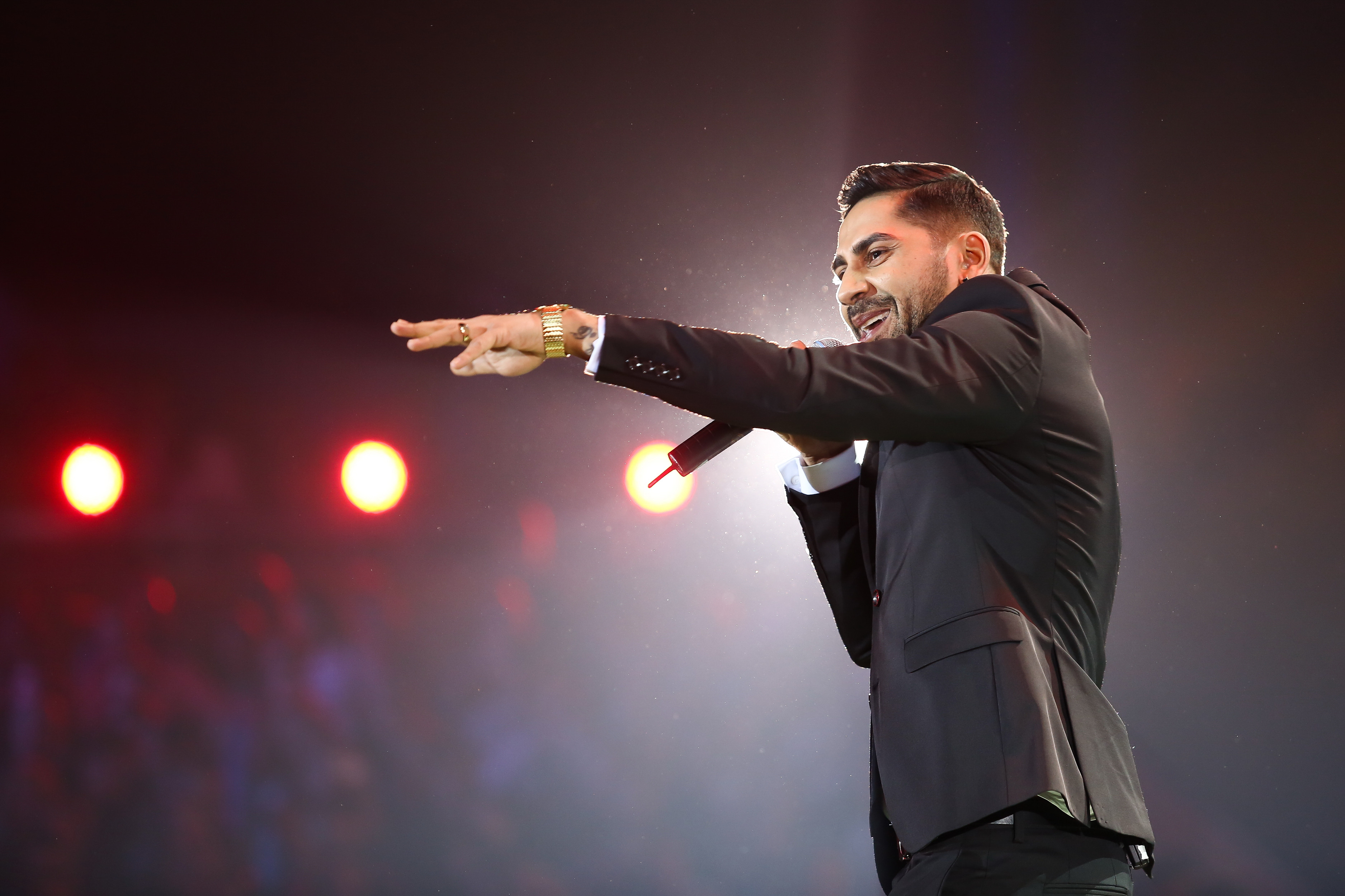 "Sarutari criminale" este piesa verii 2014 la Mamaia. Connect-R este marele castigator al festivalului