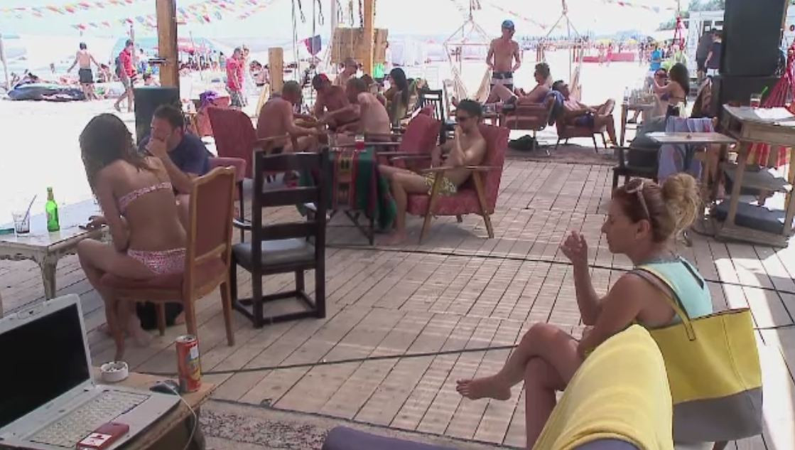 32 de grade in aer si 26 in apa marii. Weekend-ul perfect pe litoral, in imagini Stirile ProTV: cum s-au distrat turistii