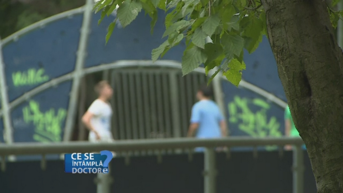 Cum pot fi rezolvate crizele din adolescenta ale copiilor si cum poate fi prevenita depresia